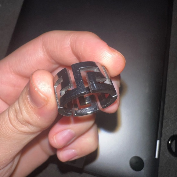 Versace logo ring designer - Picture 2 of 6